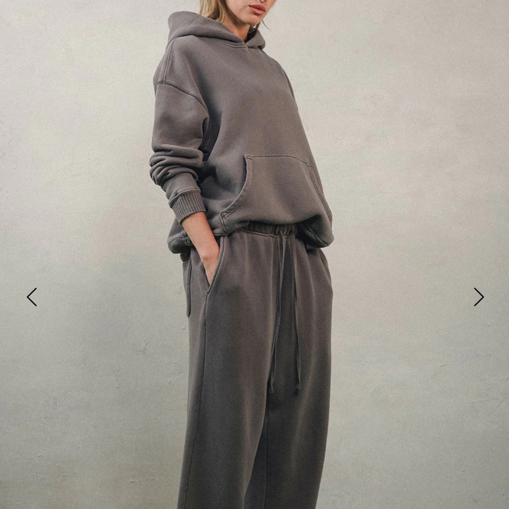 Elwood Core Gray Hoodie and Sweatpants Set